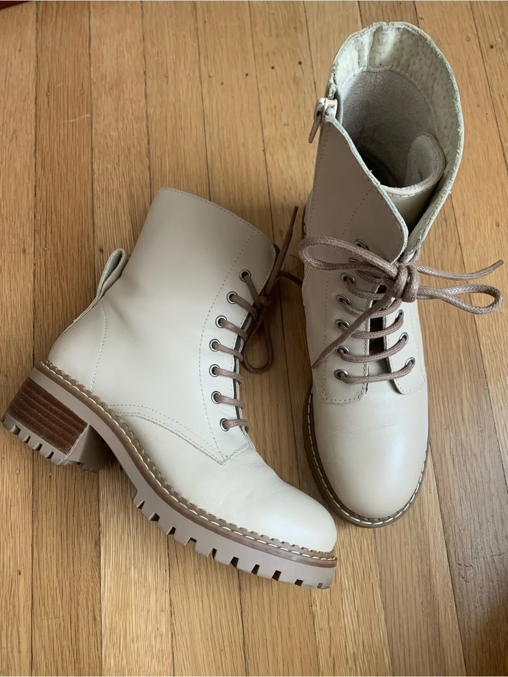 EUC BERTUCHI Bone Leather Lace-Up Side-Zip High Ankle Boots in Size 38/7.5M
